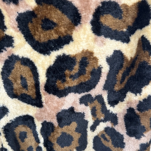 Warm + Cozy Leopard Print Fuzzy Pajama Bottoms Size M/L - Picture 4 of 5